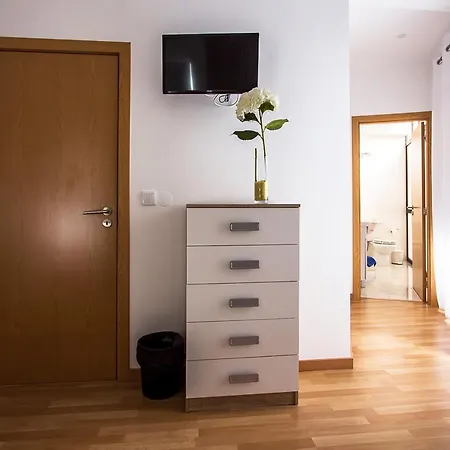 Central Guesthouse Pensjonat 3*