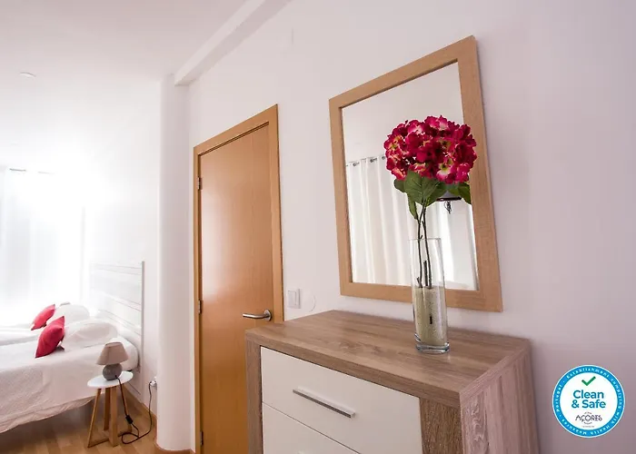 Central Guesthouse Πόντα Ντελγκάντα